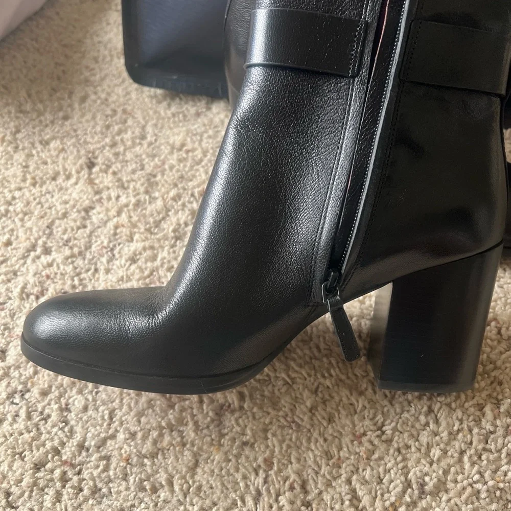 Tory Burch Black Ankle Boots Sleek Leather Block Heel - Picture 7 of 8